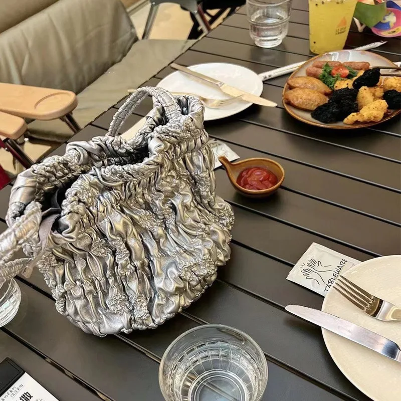 

Новинка, плиссированная сумка через плечо из мягкой кожи, женские сумочки, серебряные кошельки для телефона, модные сумки-Хобо через плечо, ...