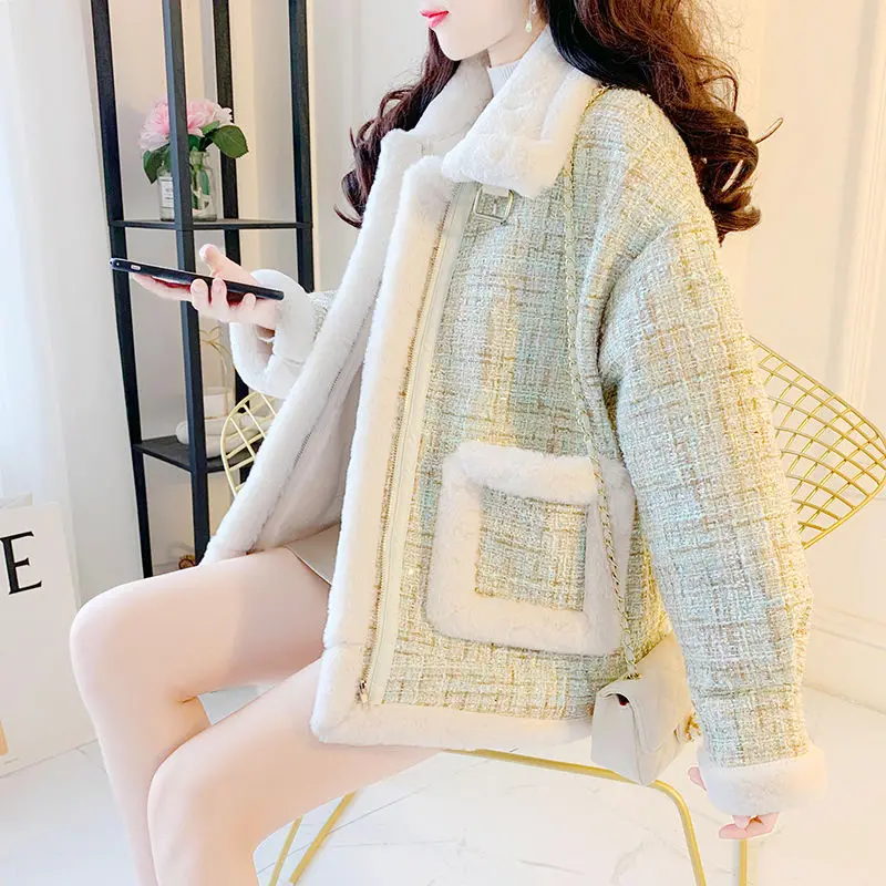 2022 Winter New Women Plush Jacket Design Sense Large Pockets Plus Velvet Warm Lamb Wool Short Solid Color Coats Female Clothing