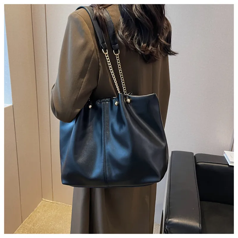 Large Capacity Women'S Bag Autumn/Winter Fashion Casual Shoulder Bag Texture Commuting Tote Bag