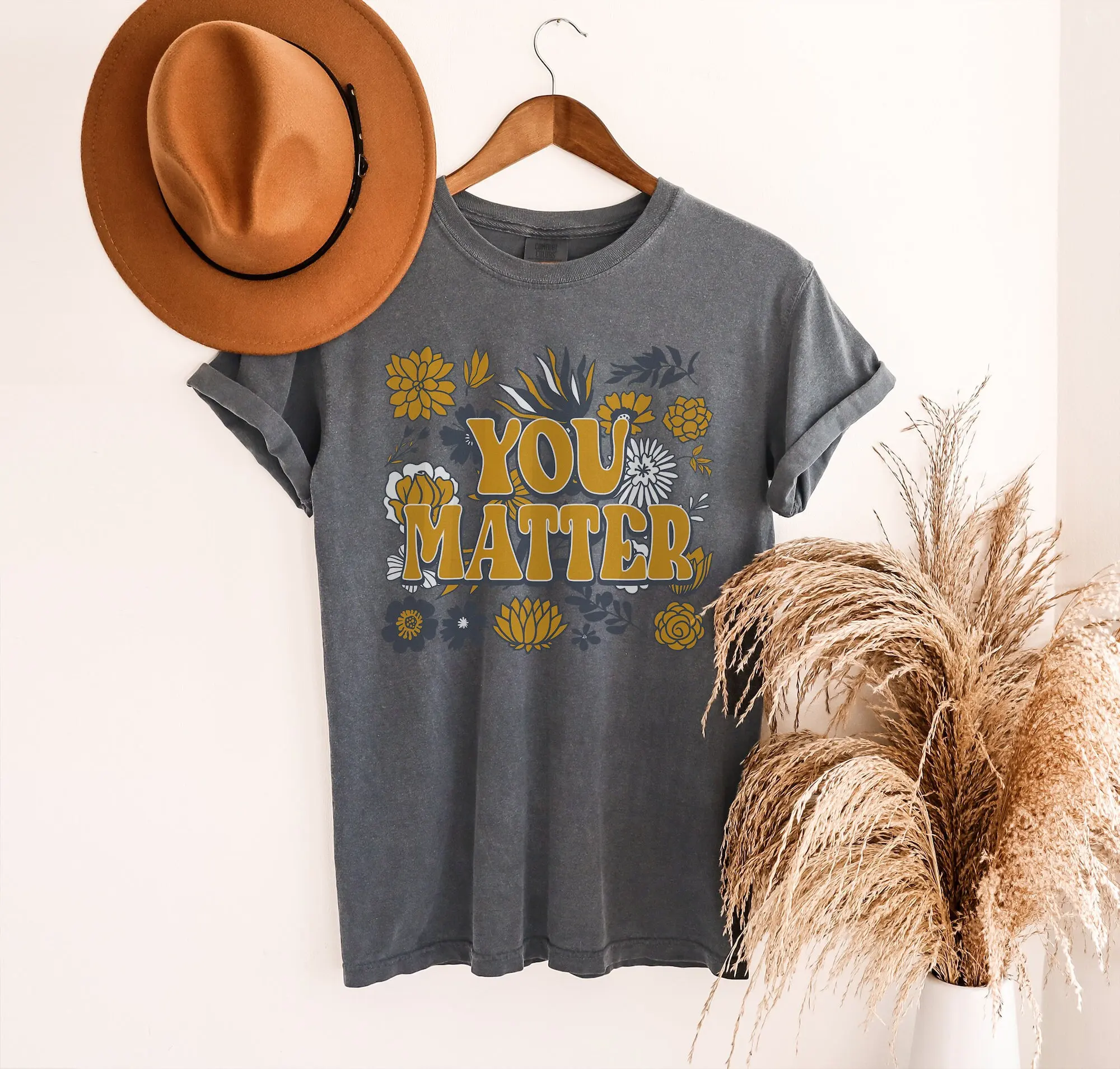 Футболка You Matter с цветочным комфортом