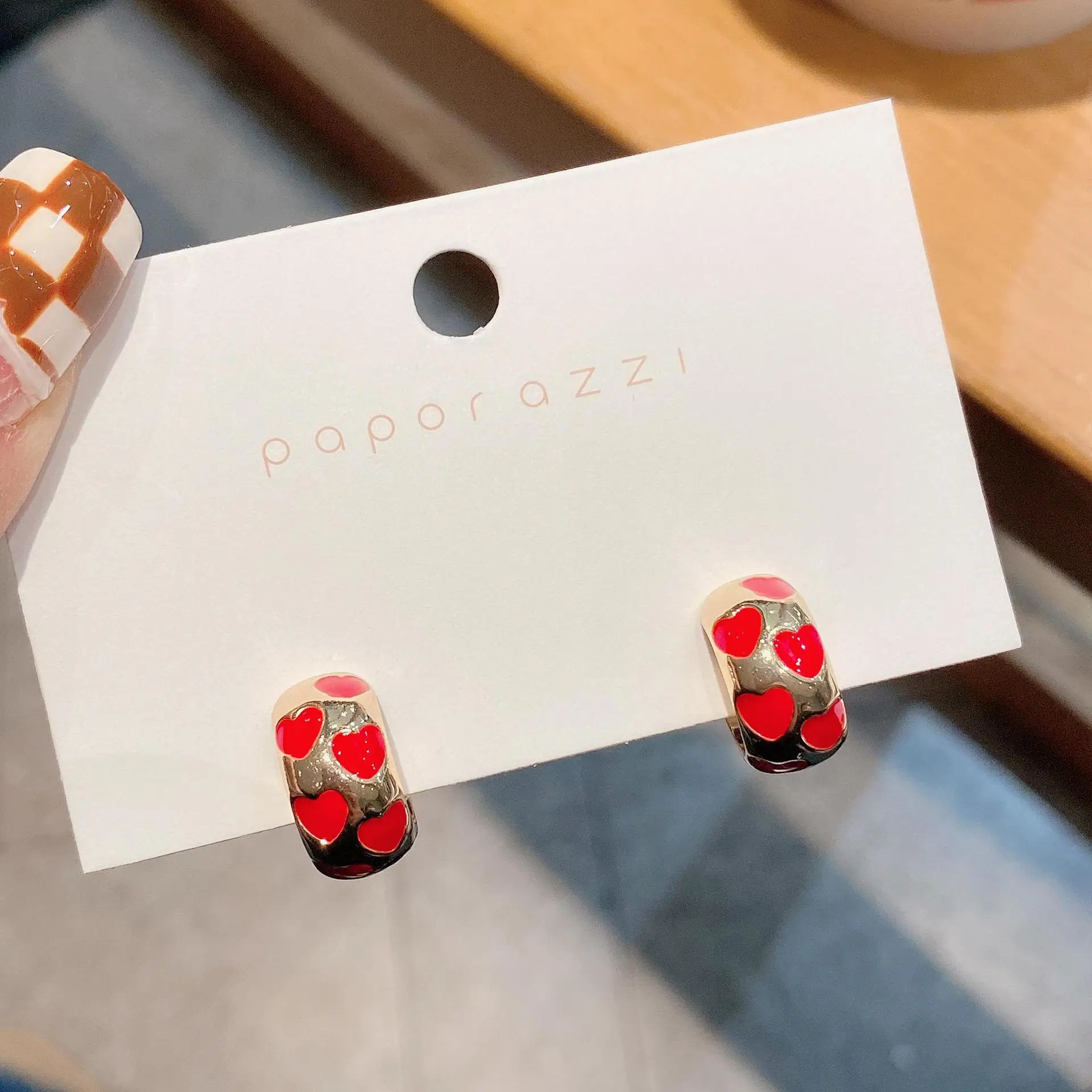 

Retro Hong Kong Style Red Peach Heart Oil Drop Earrings 925 Silver Needle Simple Color Matching Earrings Wholesale Sale
