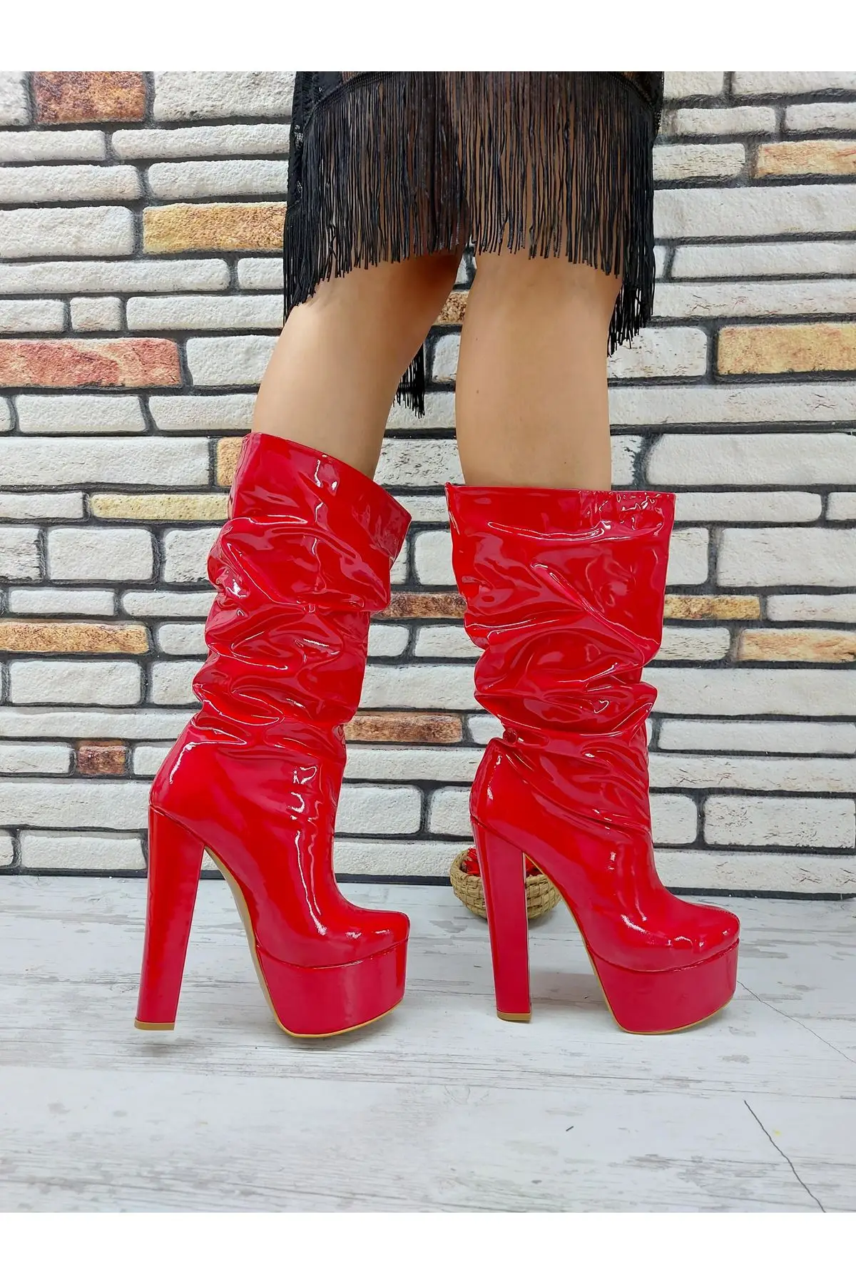 

Women's Fashion Patent Leather Under The Knees High Heels Boots