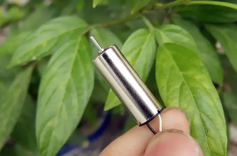 100 шт. 3 7 В 40000 об/мин 8 5*23 мм микро бессердечный двигатель с пластиковой шестерней