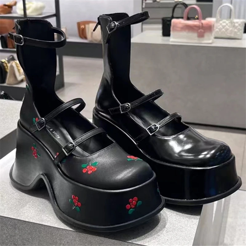 

Туфли женские на платформе и толстой подошве, милые туфли-лодочки на танкетке с принтом, кожаные туфли-лодочки с высоким каблуком, черные, для выпускного вечера