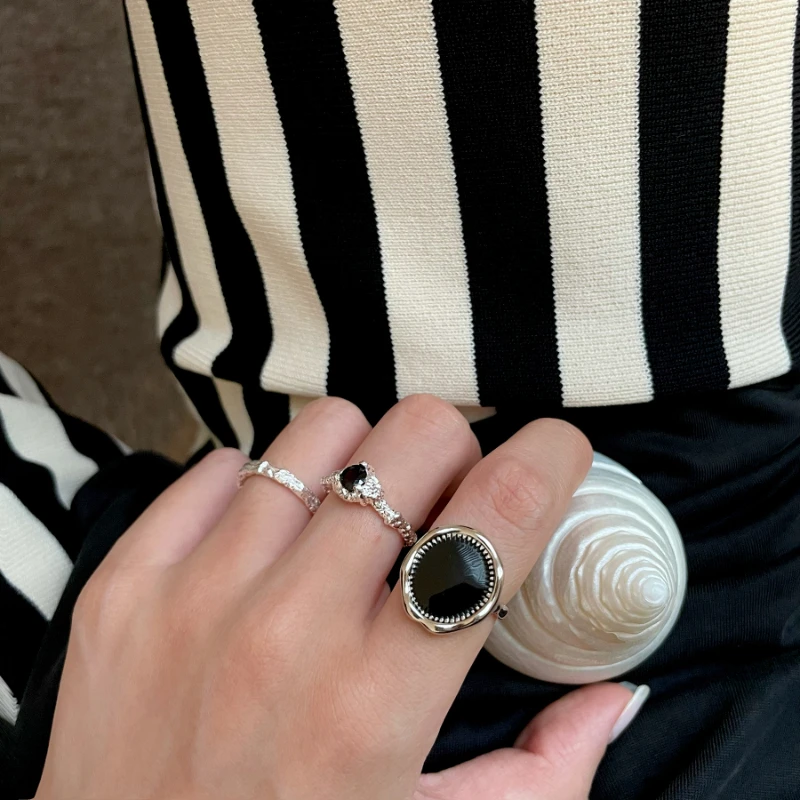 

New Creative Fashion Rings for Women Girls Black Crystal Zircon Open Adjusable Ring Sweet Cute Jewelry Party Accessories Gifts