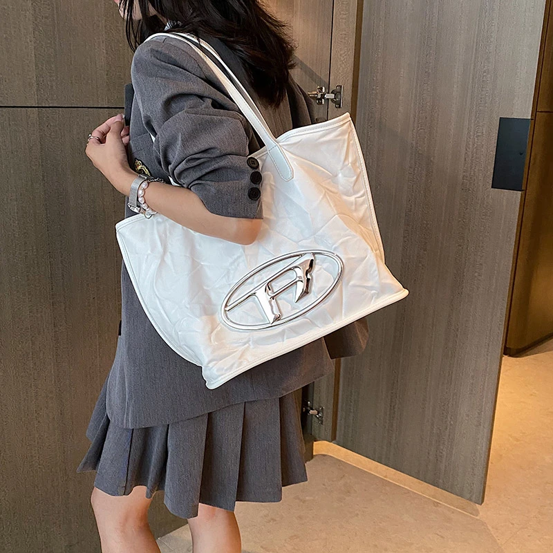 Designer Silver Bucket Handbag Woman Luxury Simple PU Women's Tote Bag Fashion Large Capacity Shopping Shoulder Bag Female 2023