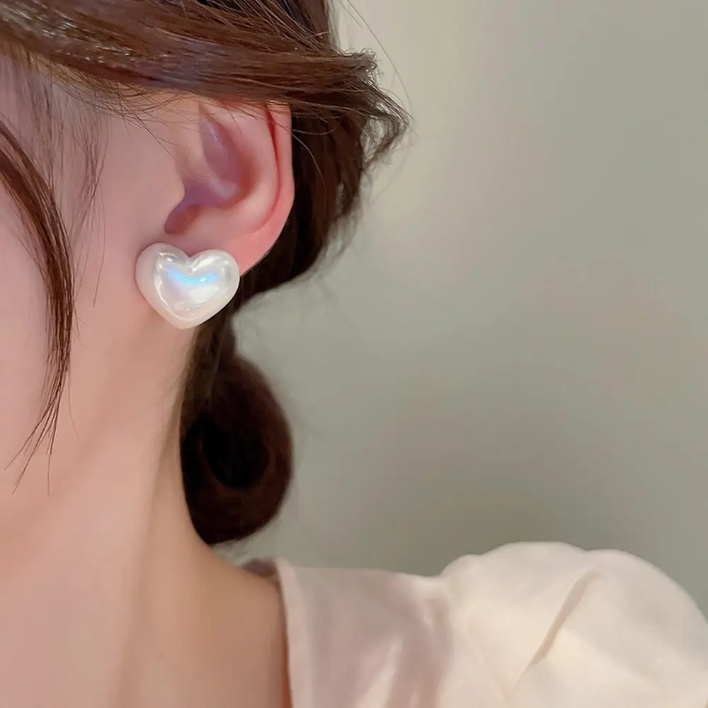 

1 pair Fashion Personality French Vintage Heart Shaped Pearl Earrings Temperament Round Pearl Earrings Birthday Gifts