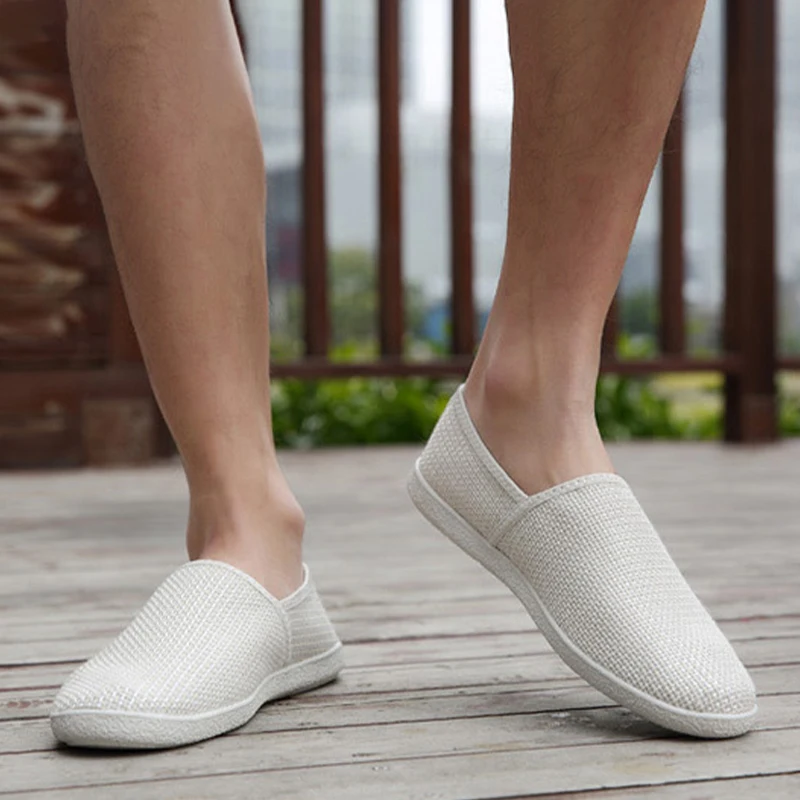 

2022 Men Casual Shoes Summer New Mesh Breathable Cloth Shoes Lightweight Non-Slip Comfortable Male Flat Shoes Zapatillas Planos