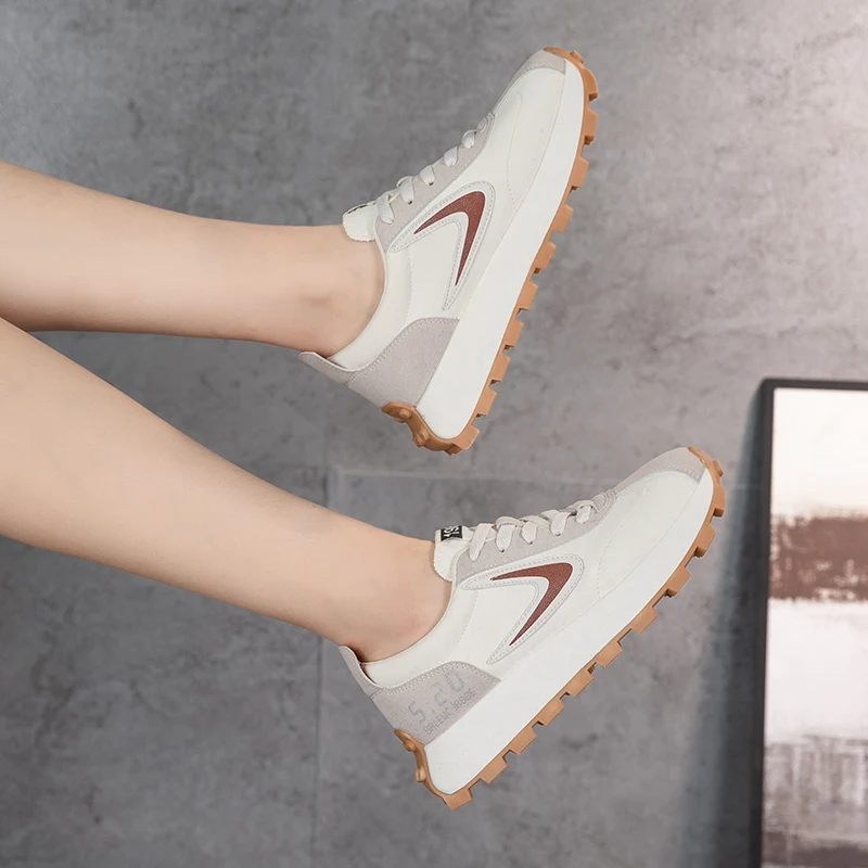 New Women's Golf Sports Shoes Beige Classic Outdoor Sports Shoes Women's Fitness Golf Training Comfort Grass Sports Shoes