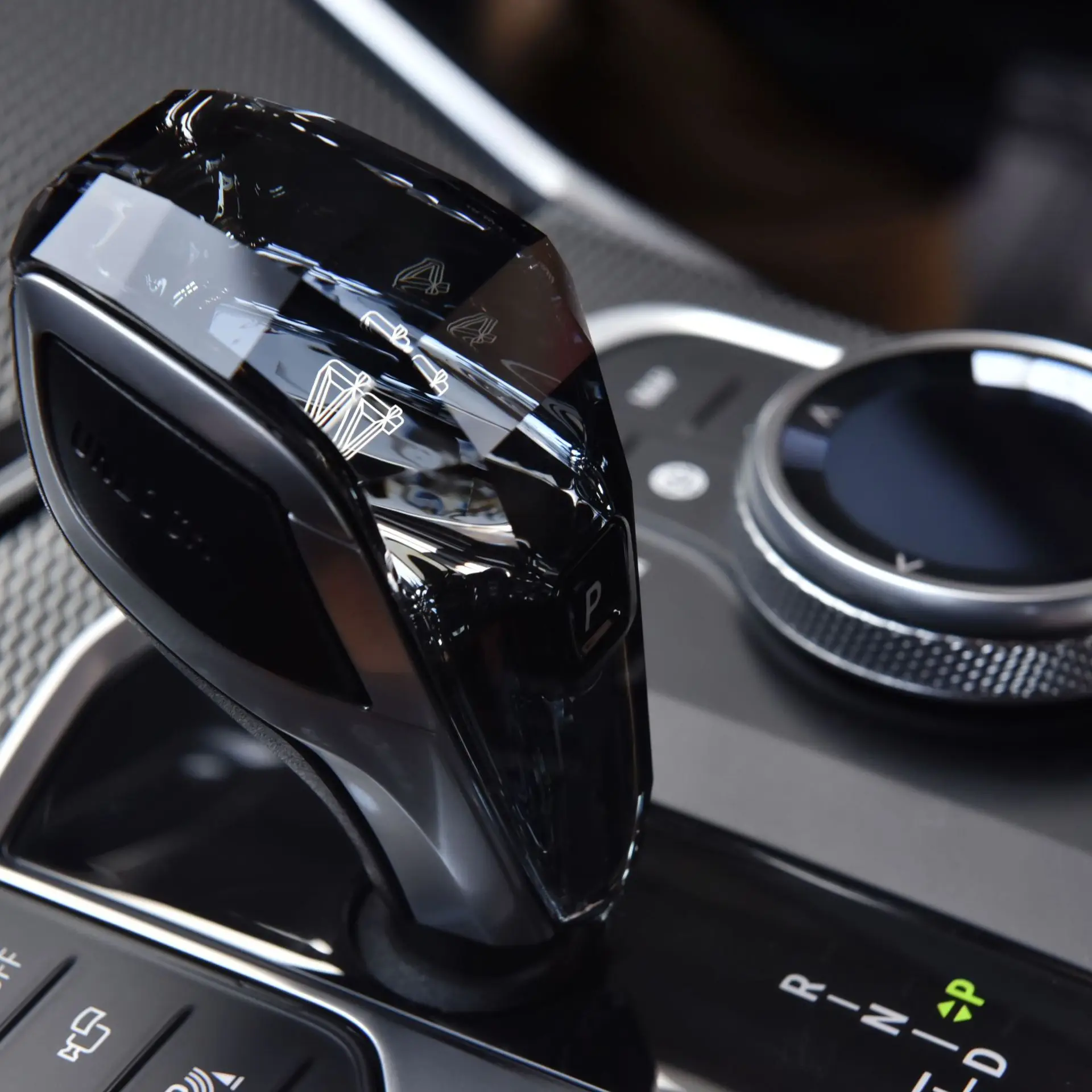 

For BMW 3 series 4 series 5 series 7 series 6GT/X1X3X5X6 crystal gear put three-piece gear interior modification