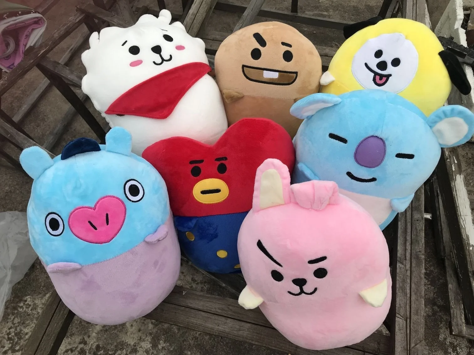 

KPOP Boys Group Kawaii Mini Cylindrical Plush Pillow Cute Cylindrical Cushion Nap Pillow Friend Birthday Gift JIMIN SUGA JK JIN