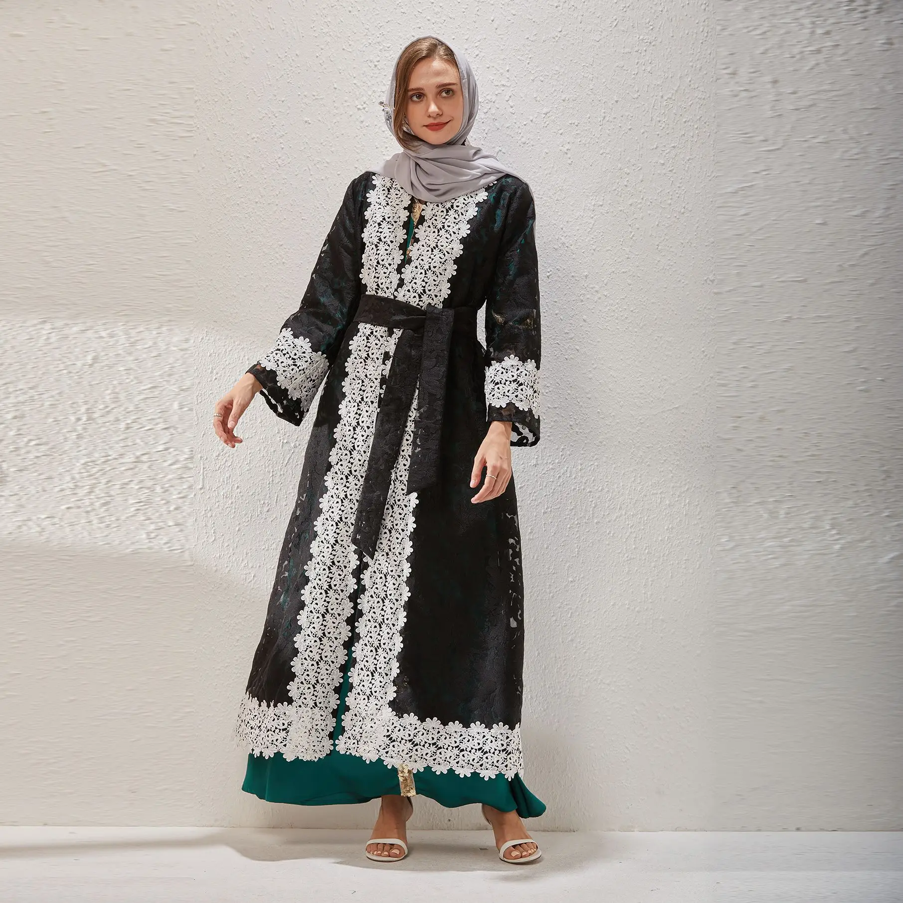 Middle East Muslim Lace Embroidered Coat Robe New Kimono Open Abayas For Women Black Long Dresses Turkey With Belt