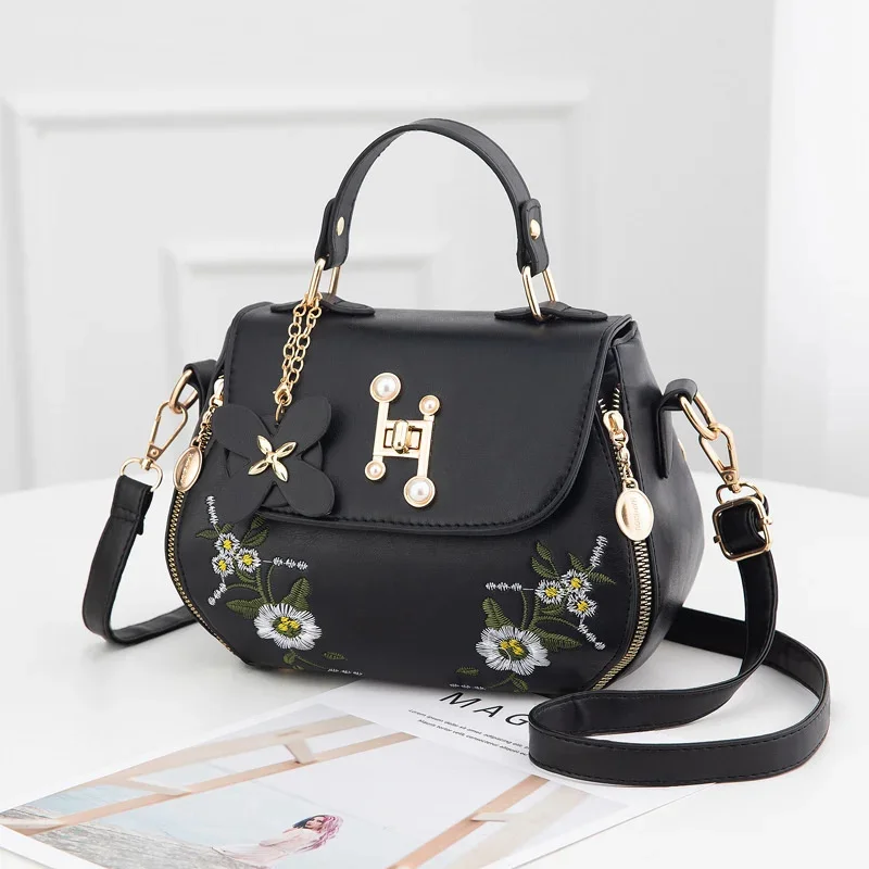 

Women's bag autumn 2023 new fashion bucket bag embroidered bag cover single shoulder messenger bag