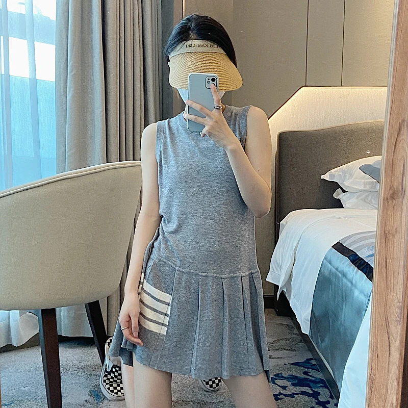 

tb college style dress spring and summer round neck casual knitted slim sleeveless vest age-reducing four-bar pleated skirt