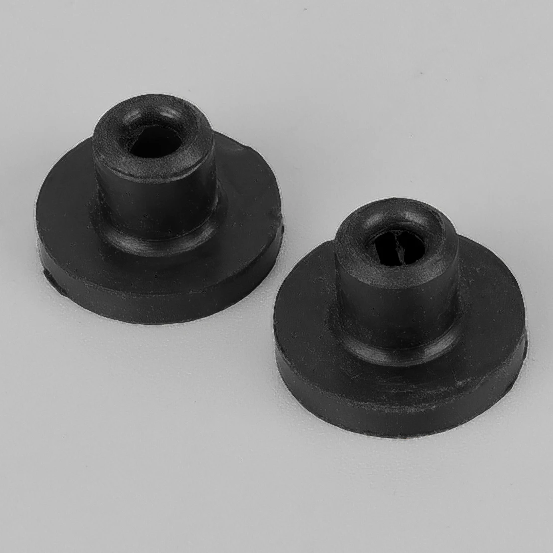 

2 шт. черная резиновая втулка насоса омывателя лобового стекла 1239973681 89633021673 подходит для BMW Mercedes-Benz GM Audi Volkswagen