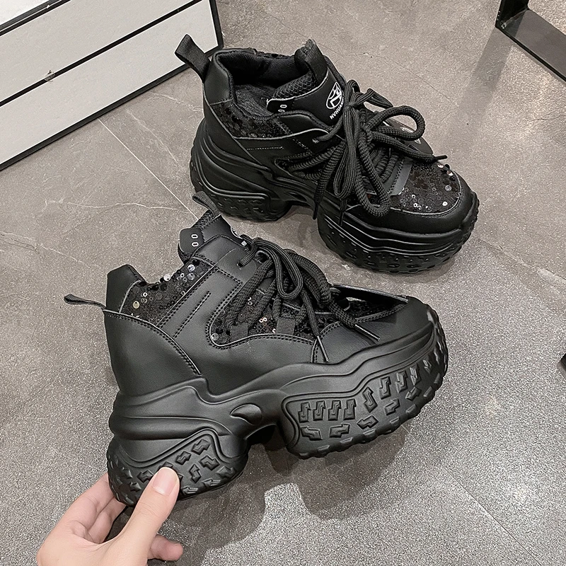 Женские кожаные кроссовки на платформе