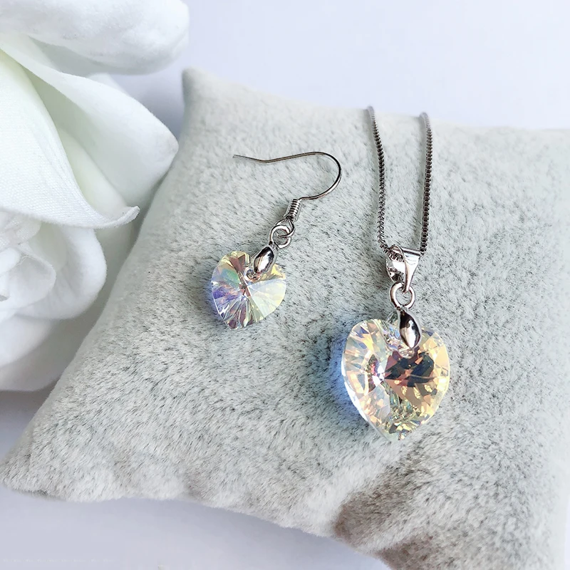 Комплект из колье и серёг с австрийскими кристаллами