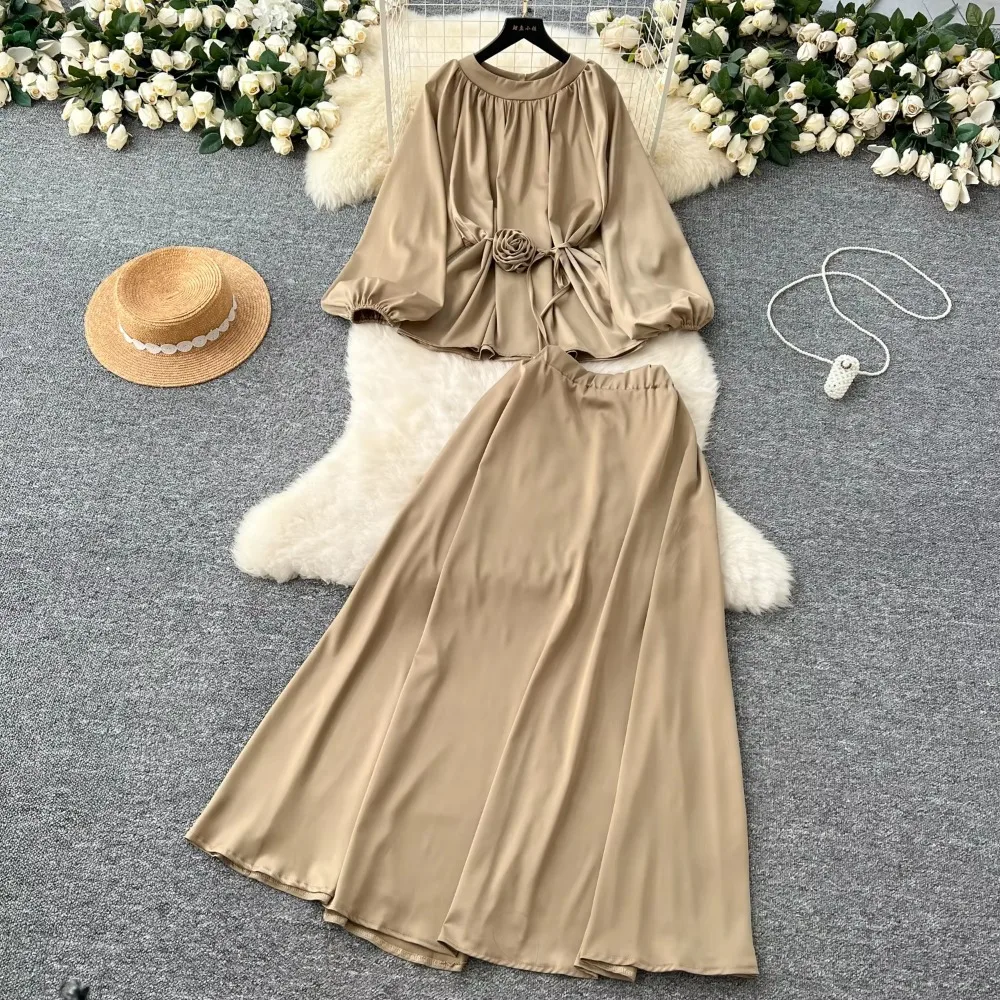 Элегантный атласный топ с круглым вырезом и шикарным фонариком длинным рукавом