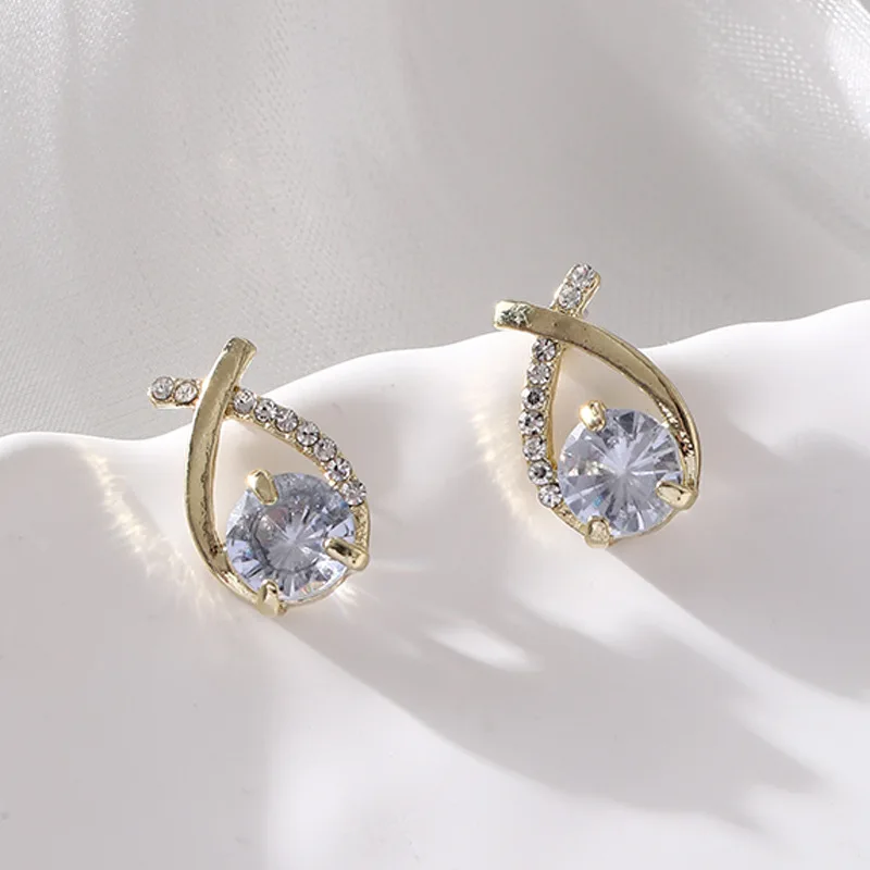 

Simple Cross Zircon Stud Earrings for Women New Creative Luxury Pearls Flower Round Leaf Wedding Earring Jewelry Accessories