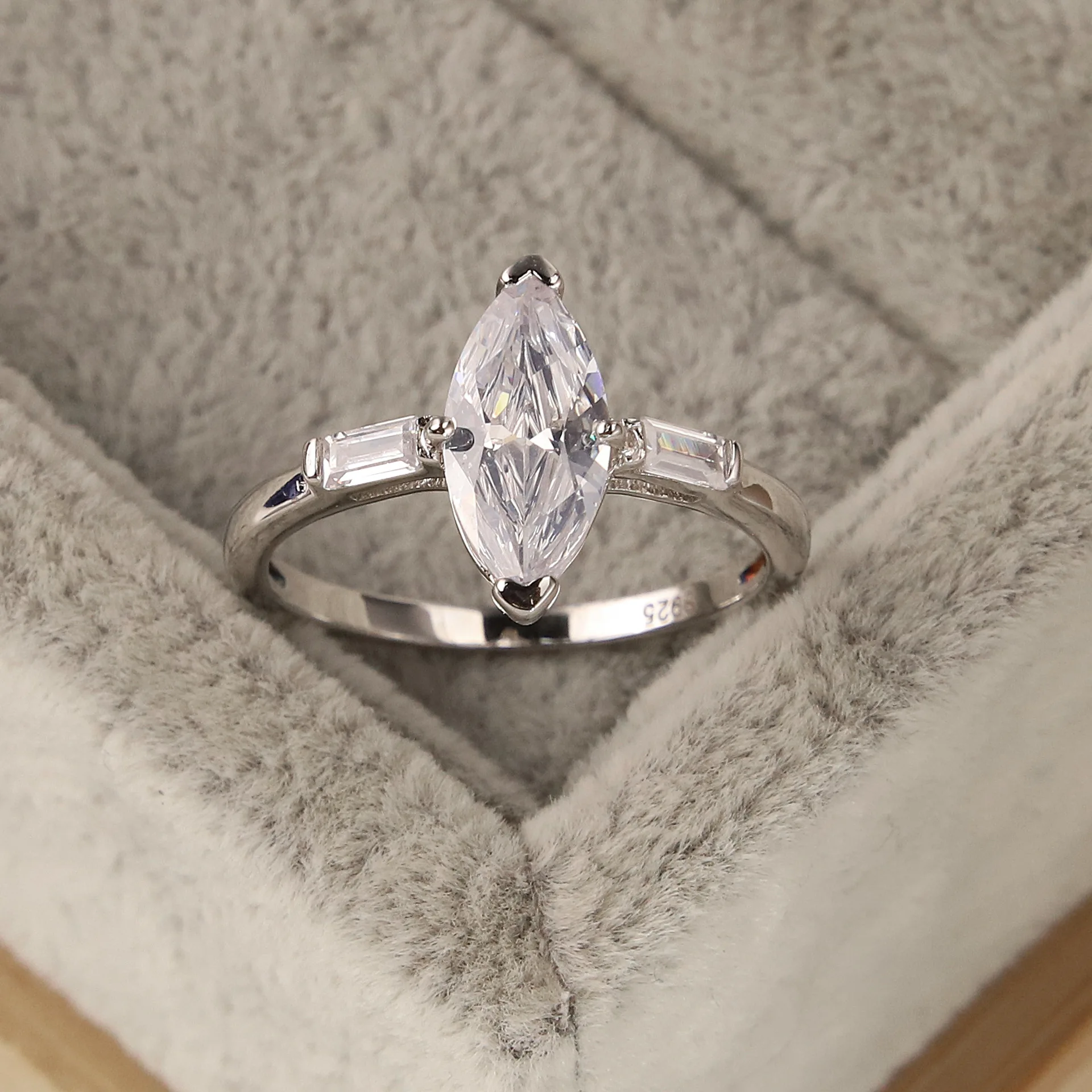 

Серебряное кольцо S925 пробы в европейском и американском минималистичном дизайне, кольцо с хрустальным холодным ветром