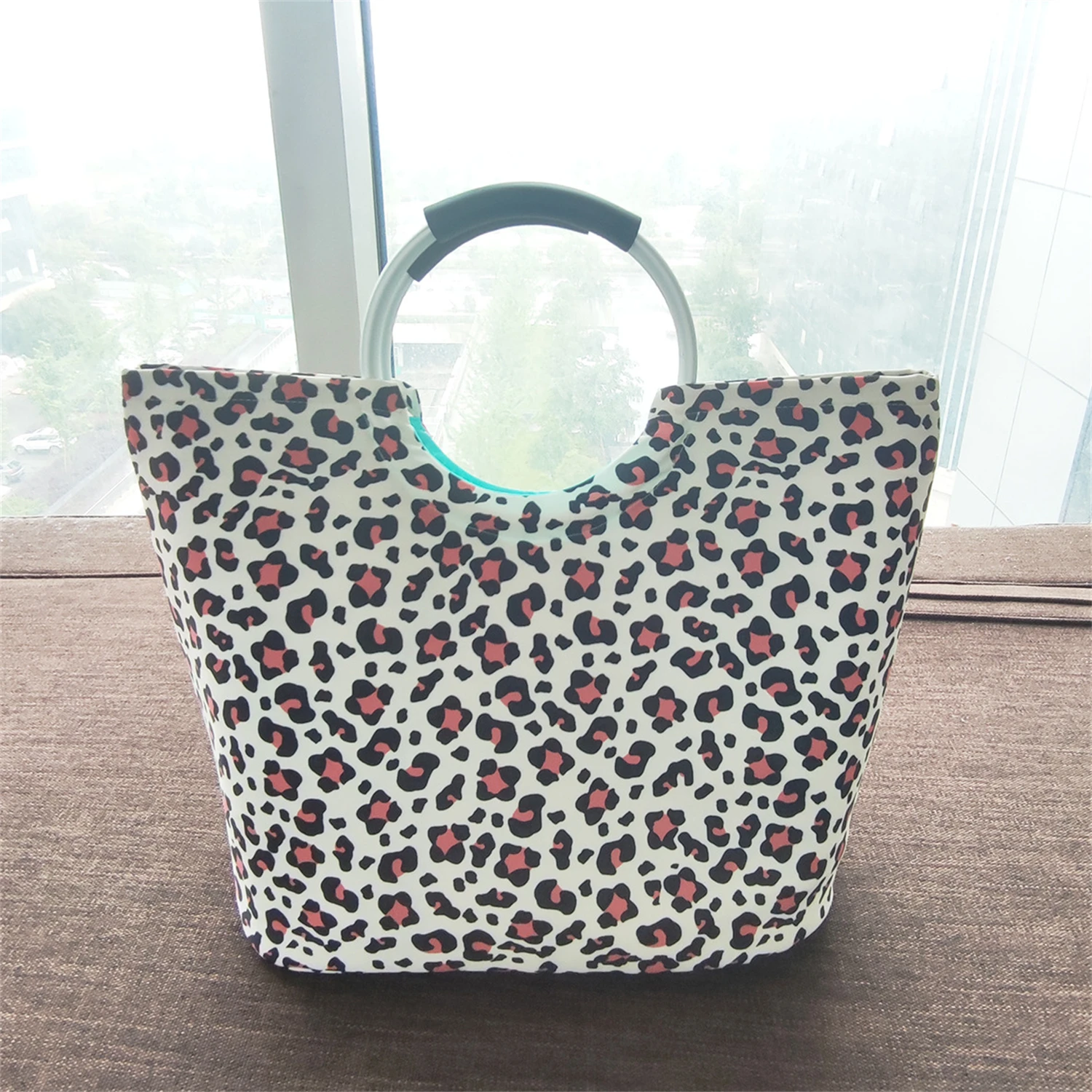 Women Beach Waterproof Neoprene Cooler Tote Bags Leopard Cow Beach Totes Overnight Bag For Travel Vacation Handbag Cумка