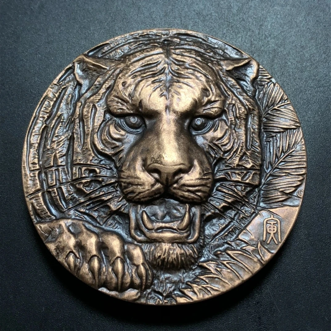 

China Elaboration Bronze Statue Good Luck ‘ 12 Zodiacs - Tiger’Commemorative Medallion Metal Crafts Home Decoration