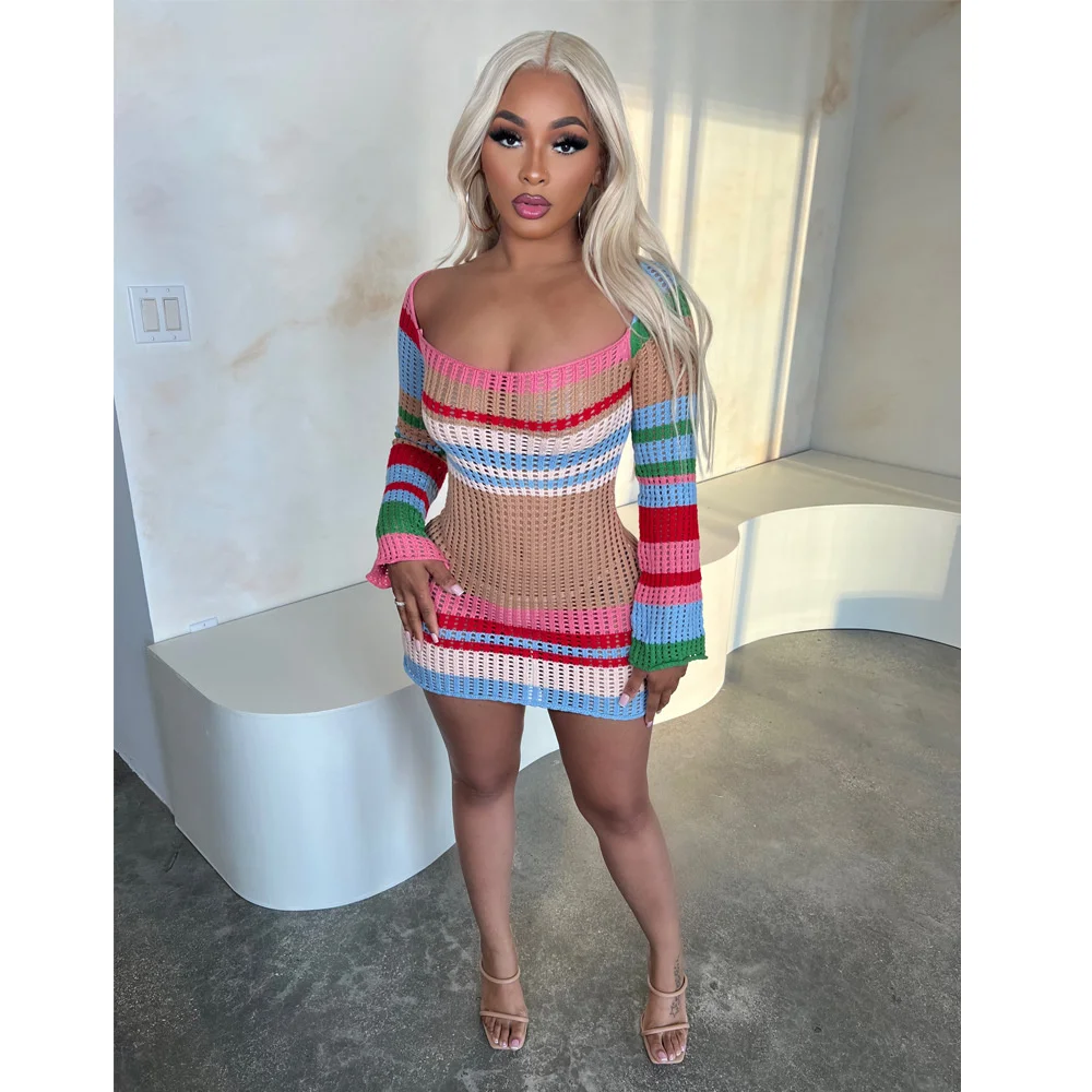 

Женское трикотажное мини-платье в полоску, с длинным рукавом