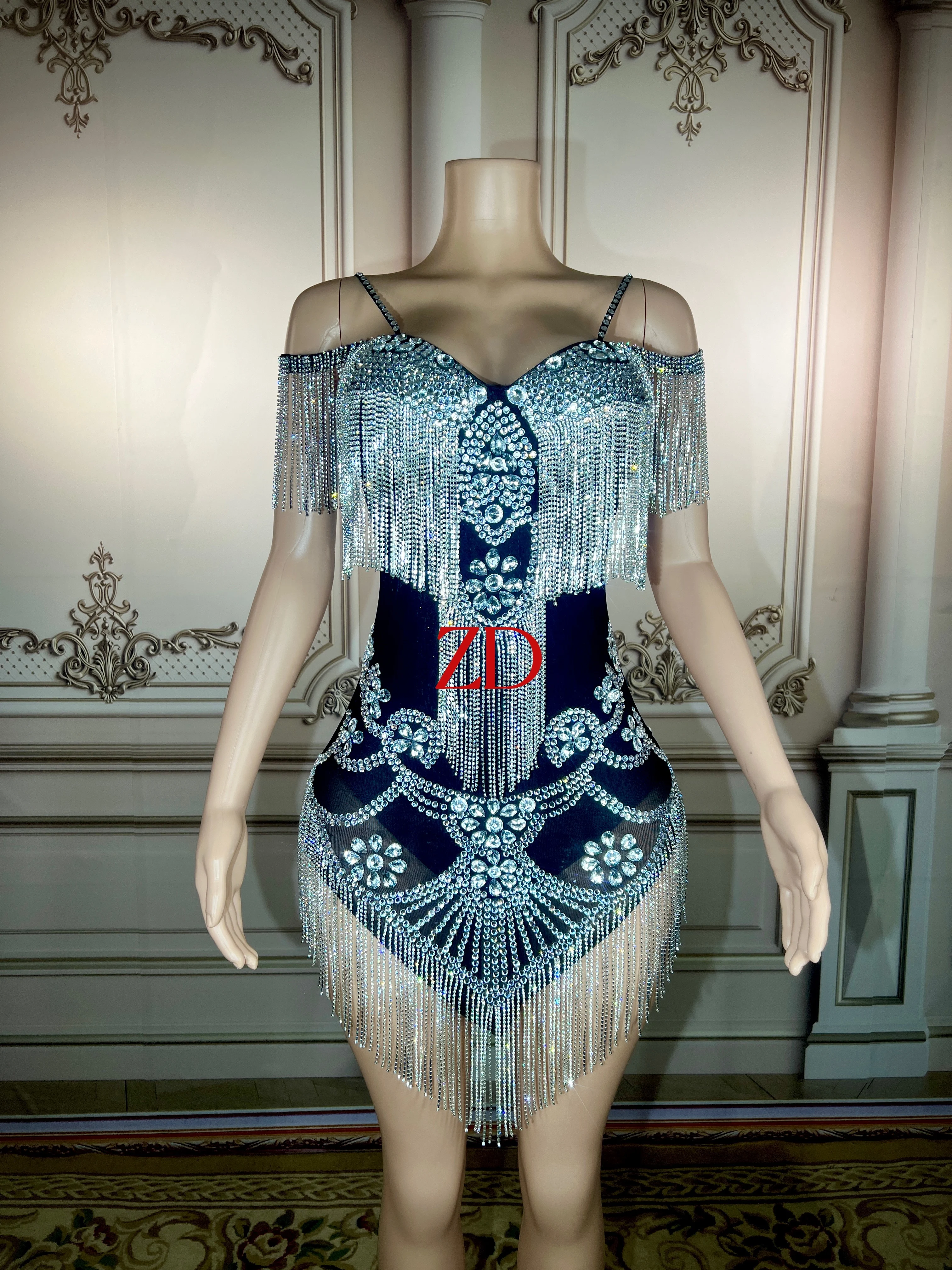 Летнее Сетчатое сексуальное платье с жемчужинами и кристаллами Прозрачное на