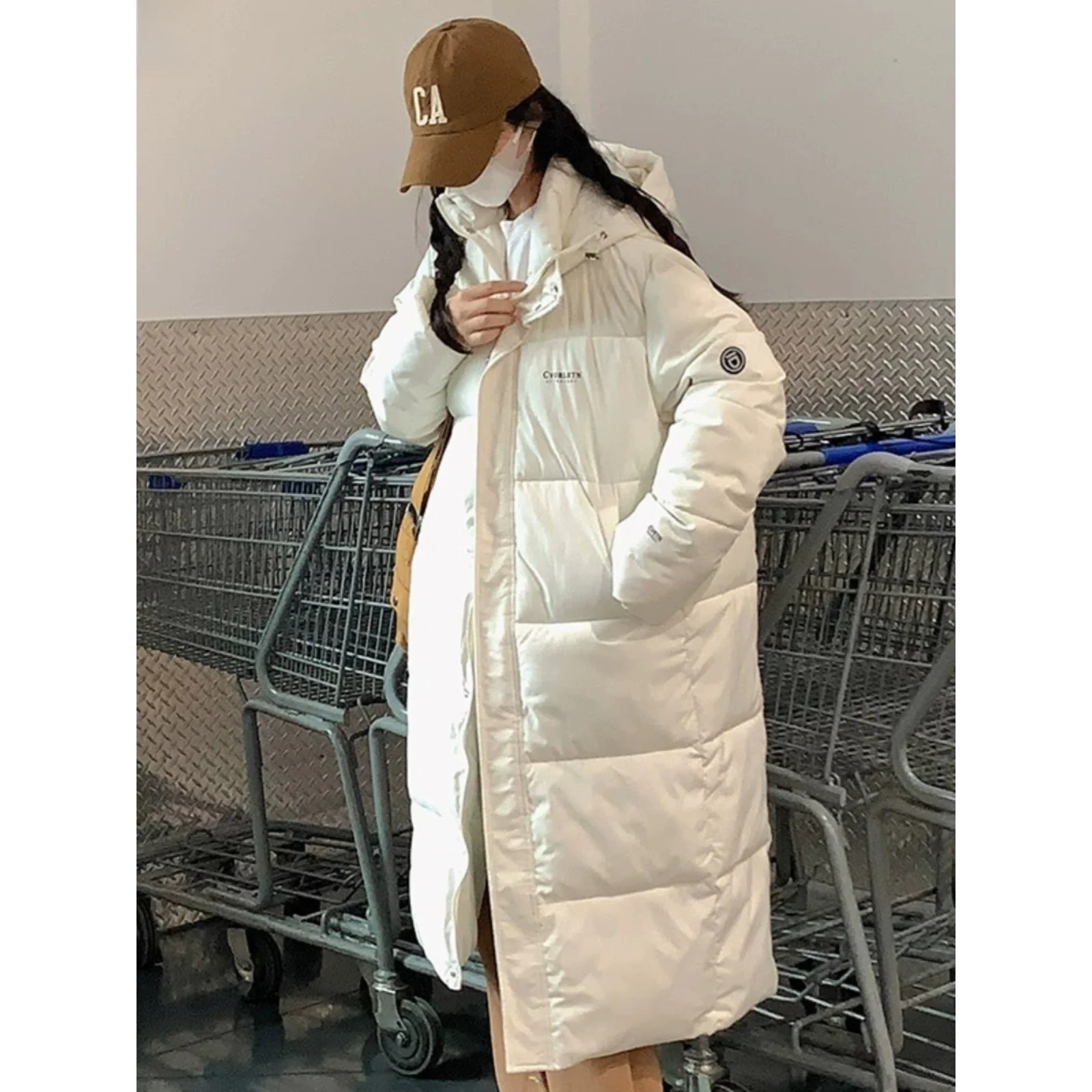 Официальный флагманский сайт IEF/Aifu. Оригинальные товары. Изящный пуховик. Женская