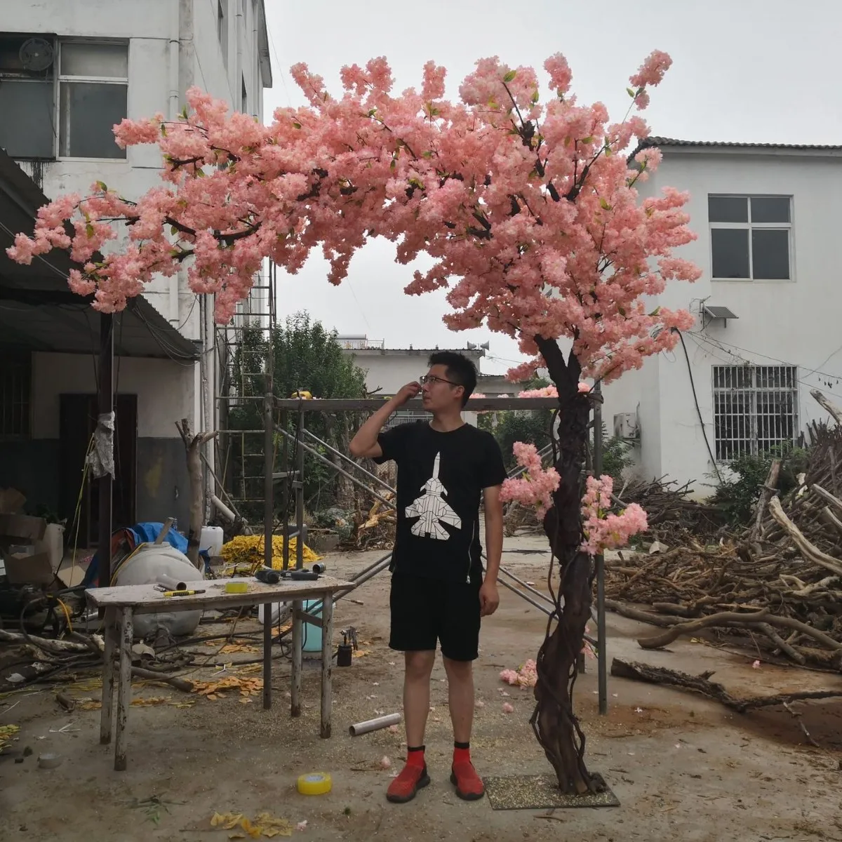 

Искусственная цветущая вишня