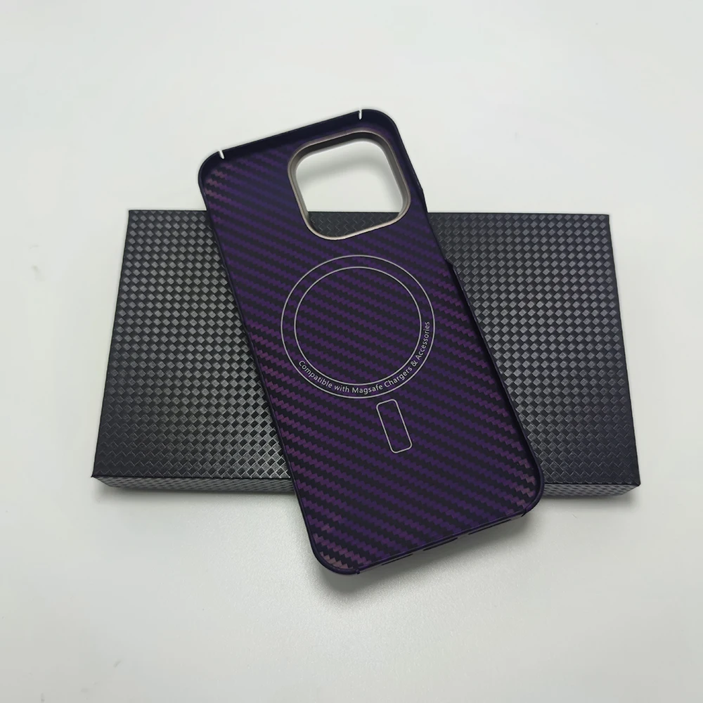 Чехол из углеродного волокна для iphone 15 pro max совместимый с magsafe ультратонкий
