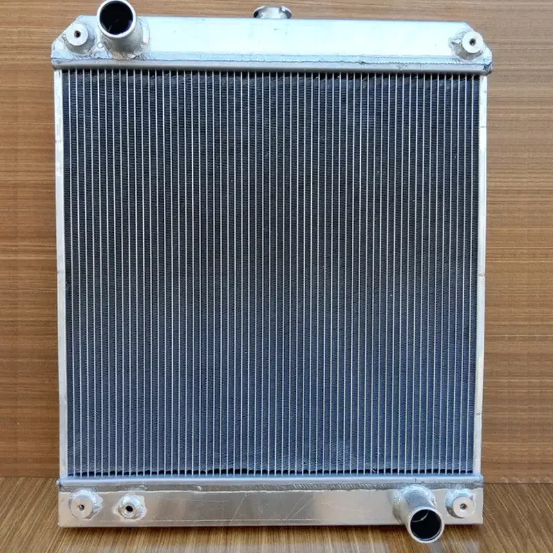 Радиатор резервуара для воды экскаватора Caterpillar CAT E306D