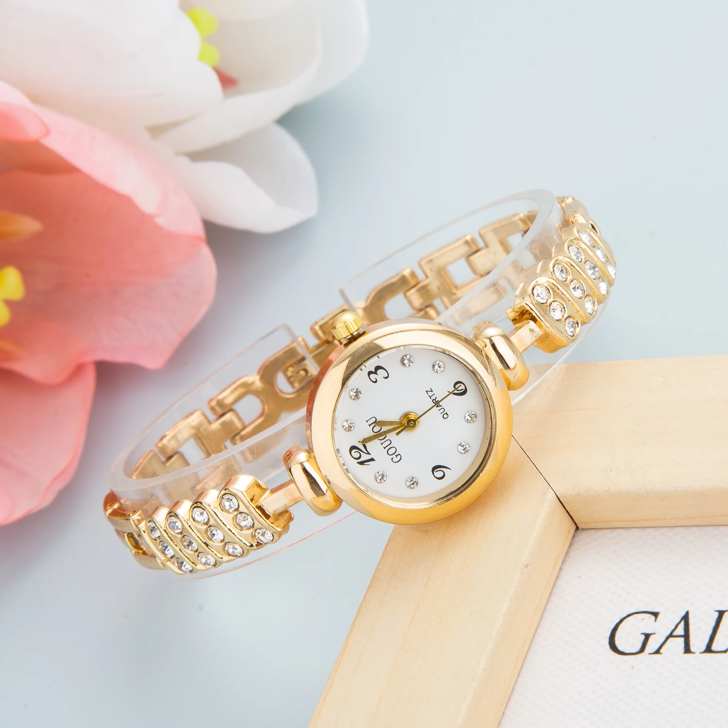 Luxury Designer Watch for Women 2023 New Jewelry Diamond Crystal Bracelet Watches for Womens Elegant Fashion Quartz Wristwatches