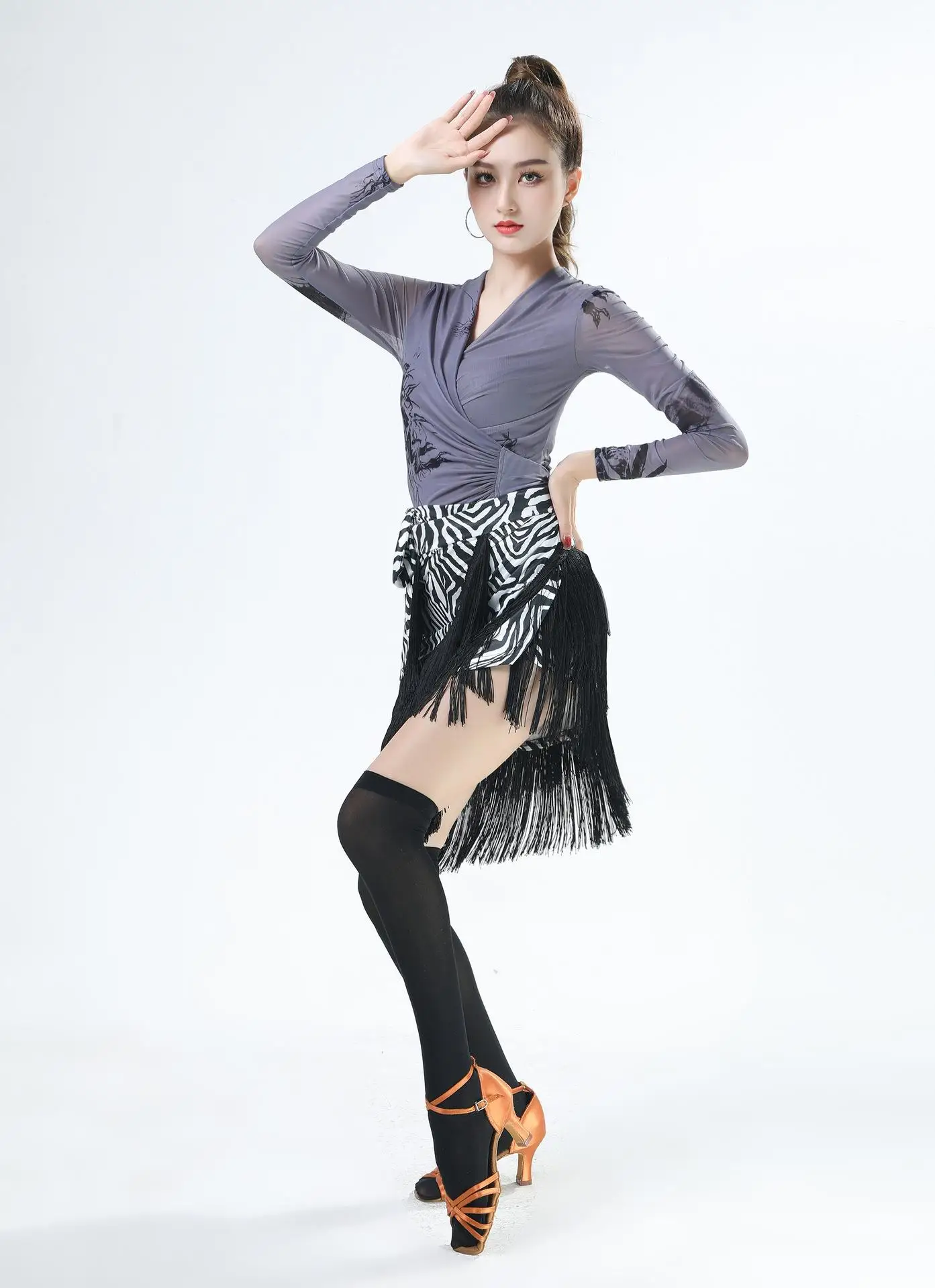 

Latin Dance Half Skirt Tassel Hip Scarf Practice Clothes Female Short Skirt Table Performance Clothes Adult Dance Skirt