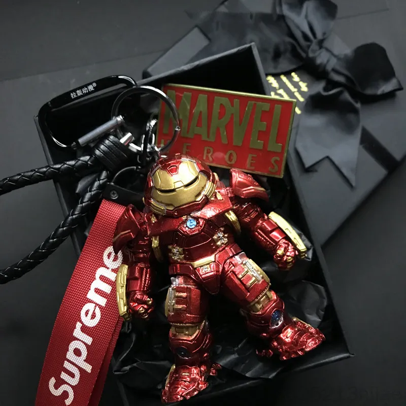 Фото Брелок с героями Marvel: Железный человек, Капитан Америка, Человек-паук, с возможностью индивидуальной гравировки, подвеска для автомобиля или рюкзака, креативный подарок на день рождения для мужчин №3