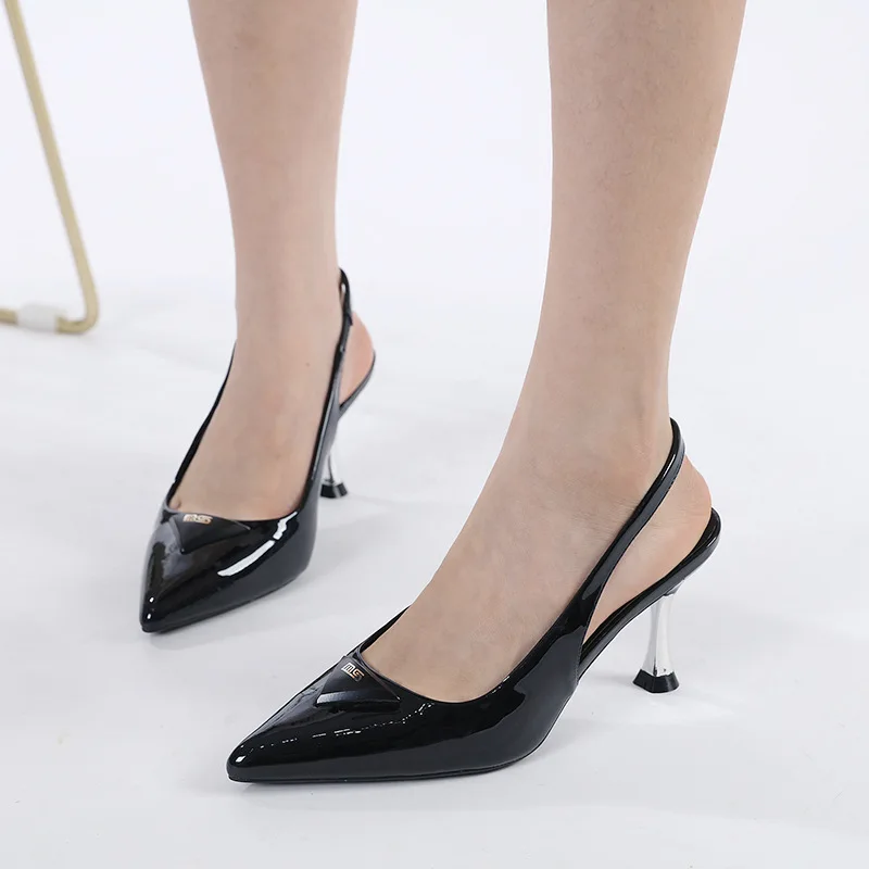 

Женские остроносые сандалии на высоком каблуке, с ремешком сзади