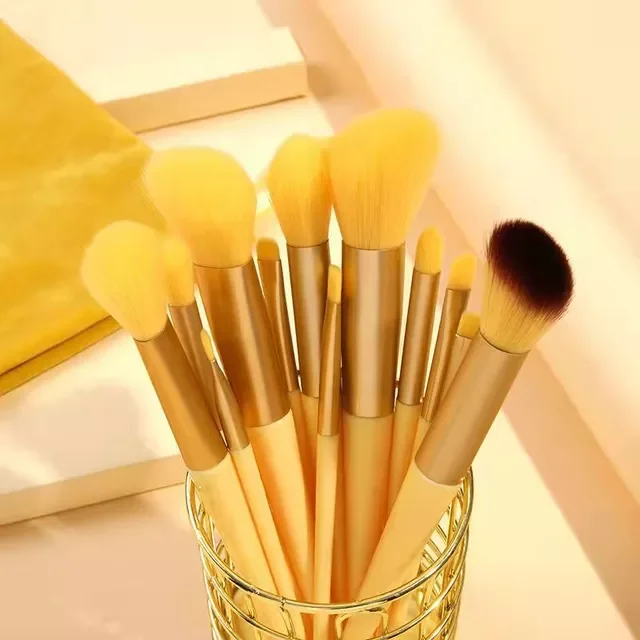 

NEW IN Soft Fluffy Makeup Brushes Set for cosmetics Foundation Blush Powder Eyeshadow Kabuki Blending Makeup brush beauty tool
