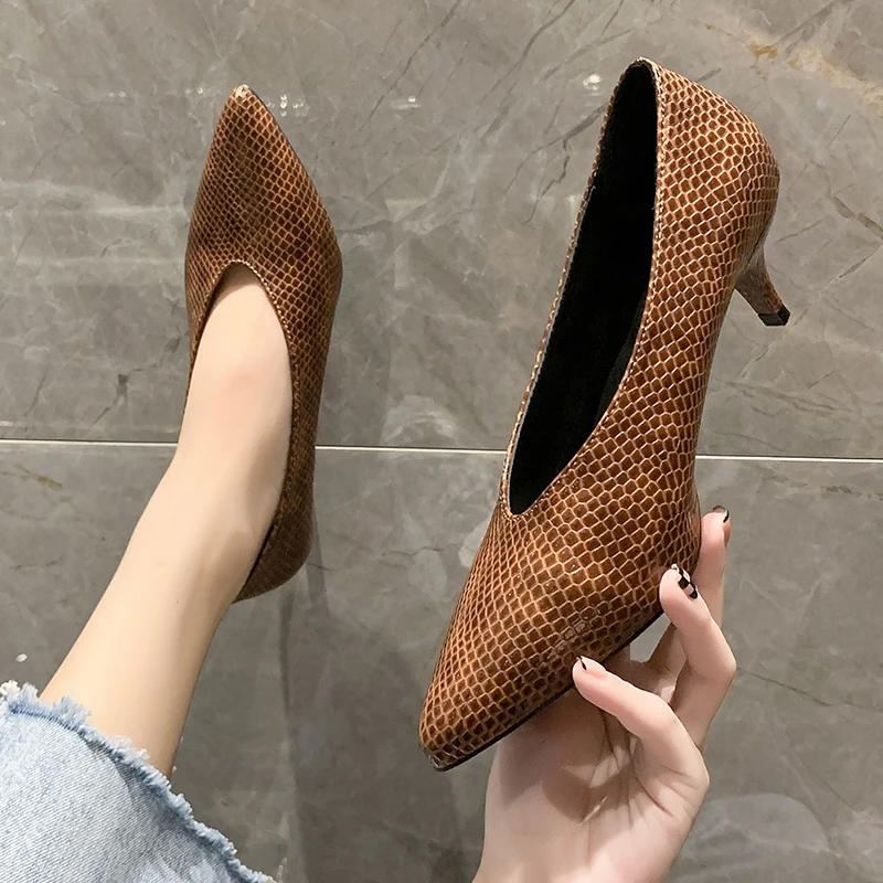 

2022 Spring Chunky Short Heel Pumps European and American Genuine Leather Ladies Shoes Pointed Toe Party Shoes For Women