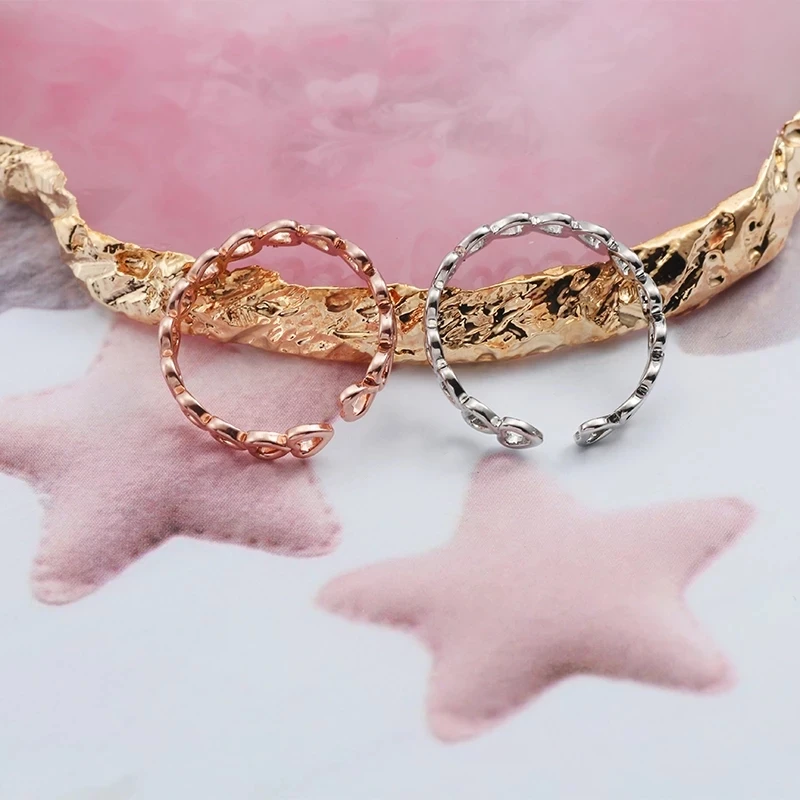 

New Simple Heart Shaped Hollow Opening Adjustable Ring Charm Girl Cute Small Fresh Banquet Creative Design Jewelry Gift 2022