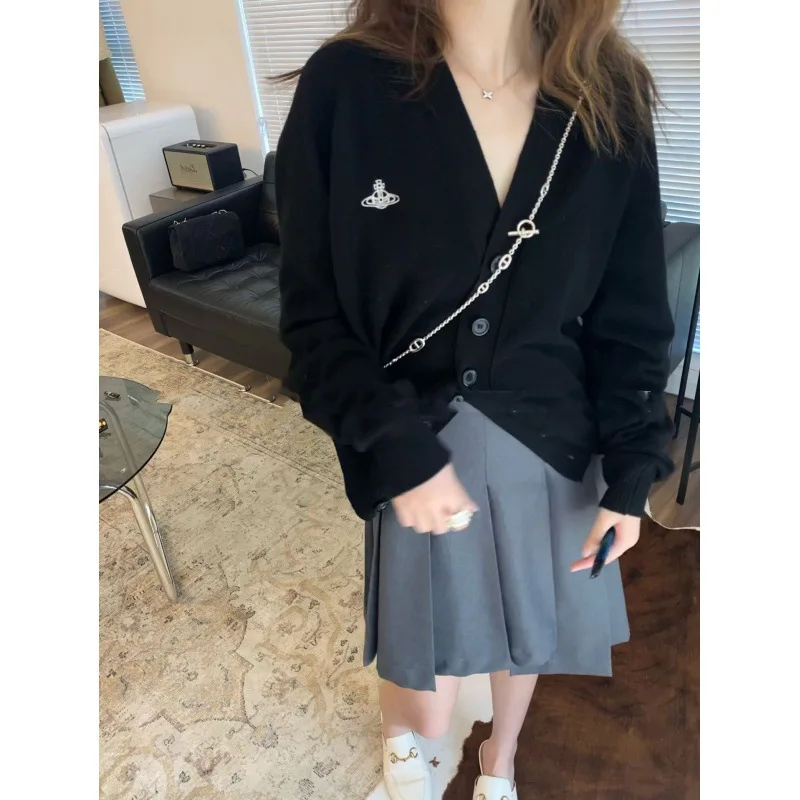 Adai [Модный вязаный кардиган с вышивкой] Осенне-зимний новый свитер v-образным