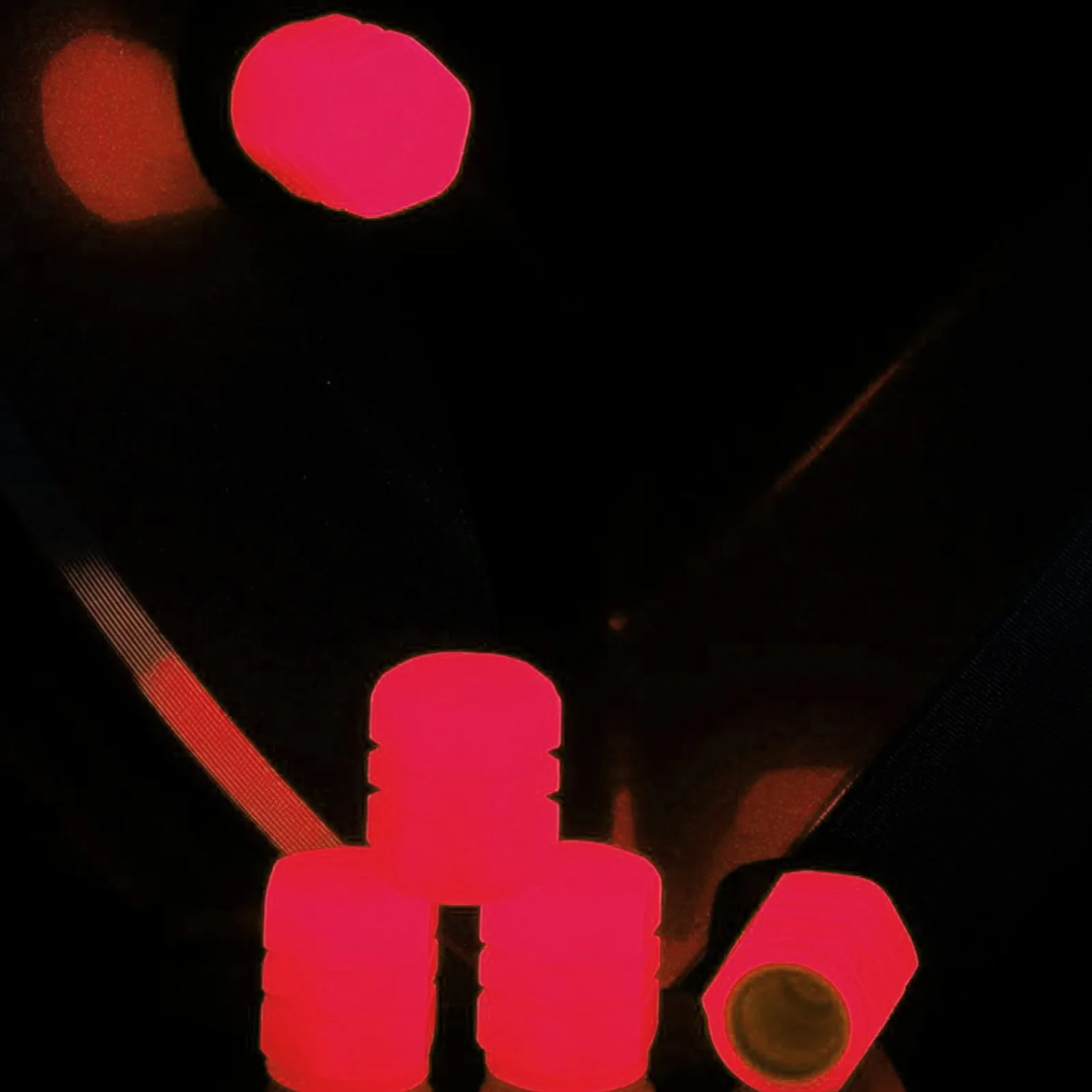 4 шт./8 шт. светящиеся в темноте колпачки для автомобильных шин |