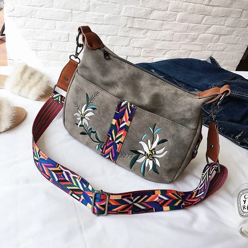 

Women Shoulder Bag Fashion Embroidery Handbag Female Crossbody Bags High Quality Abrasive Fabric Multifunction Female Tote