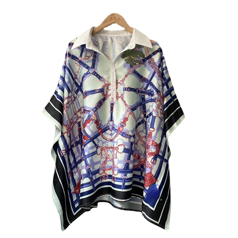 

Блузка Женская атласная свободного покроя с винтажным принтом