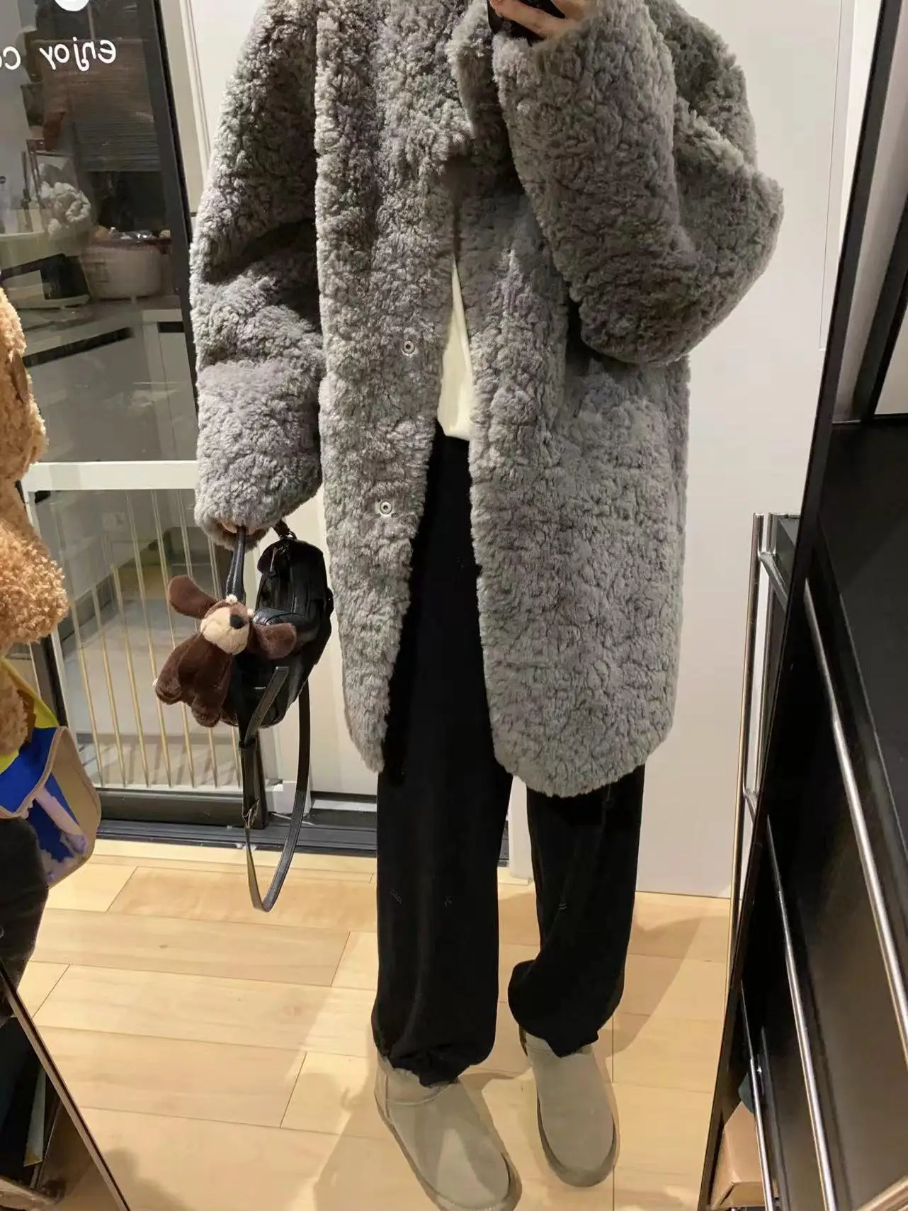 Верхняя одежда из овечьей шерсти женская осень-зима 2024 новое меховое пальто