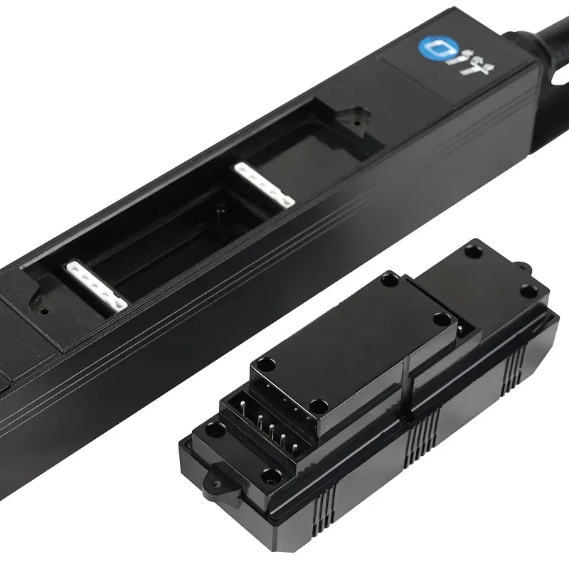 Фото Интеллектуальный PDU-блок 30А с разъемами C13/C19, LED-дисплеем и RS485 для монтажа в стойку, для центров обработки данных №4