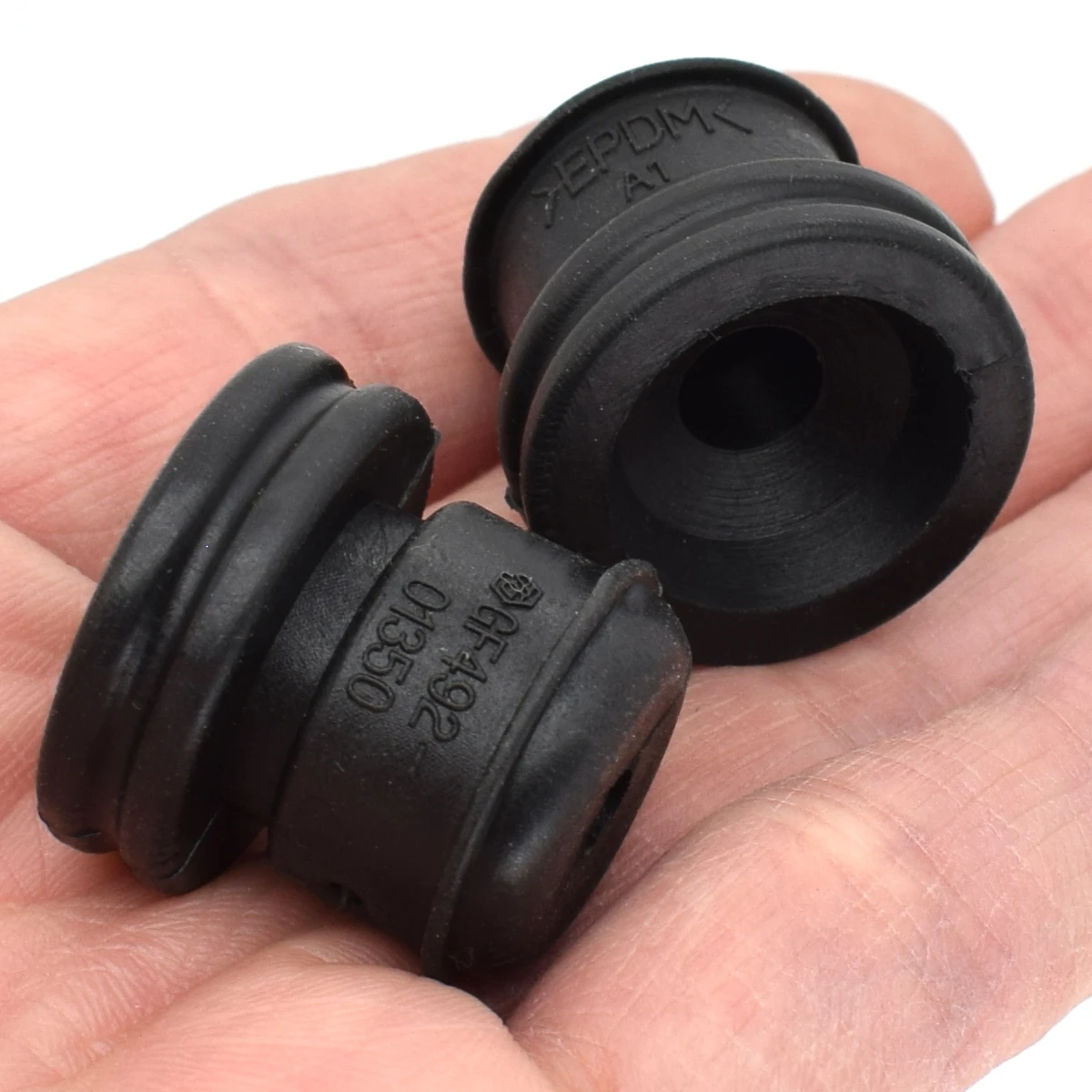 Верхняя крышка автомобильного двигателя резиновая втулка с креплением буферная