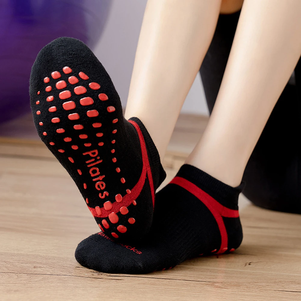 

Yoga Socks for Women Non-Slip Grips Cotton Socks for Pilates Ballet Dance Comfortable Barefoot Workout Sportswear