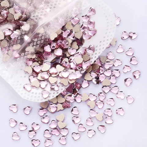 Стеклянные кристаллы для ногтей в форме сердца