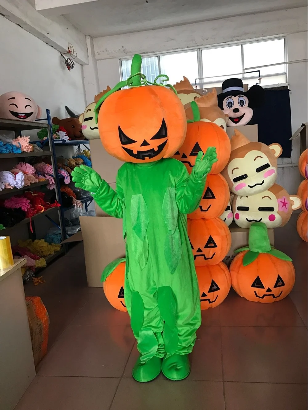 

Костюм-талисман в виде тыквы для косплея на Хэллоуин, аниме периферийная мультяшная кукла, головной убор для представлений