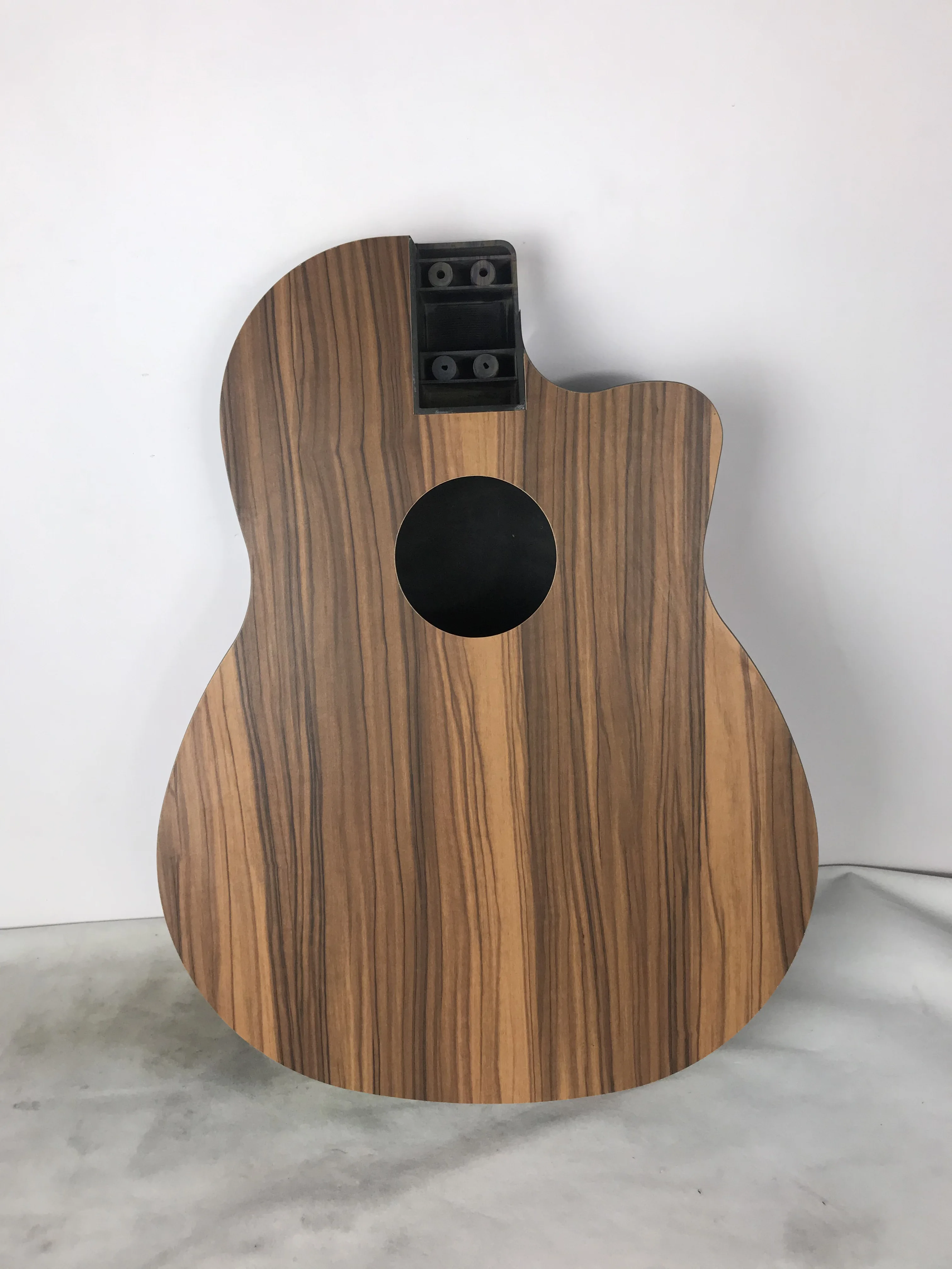 

1Pcs Wood Panel 39 Inch Acoustic Guitar Body Art Finished 6 Strings Round Back Ovation Model Cutaway Design Folk Guitar Barrel